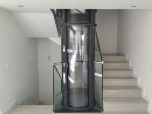 Pneumatic elevators, the best option for one person and people with reduced mobility